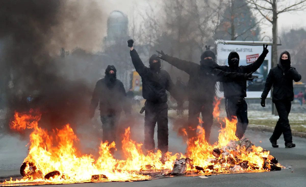 2w941328-jpg3894240594446708819