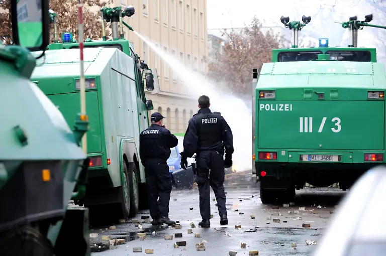 1298128898-jpg2821783075465031050