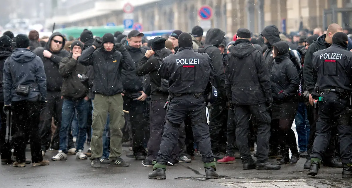 2w8z3823-jpg5095994118359426389