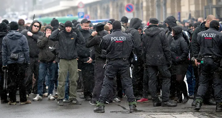 2w8z3823-jpg5095994118359426389