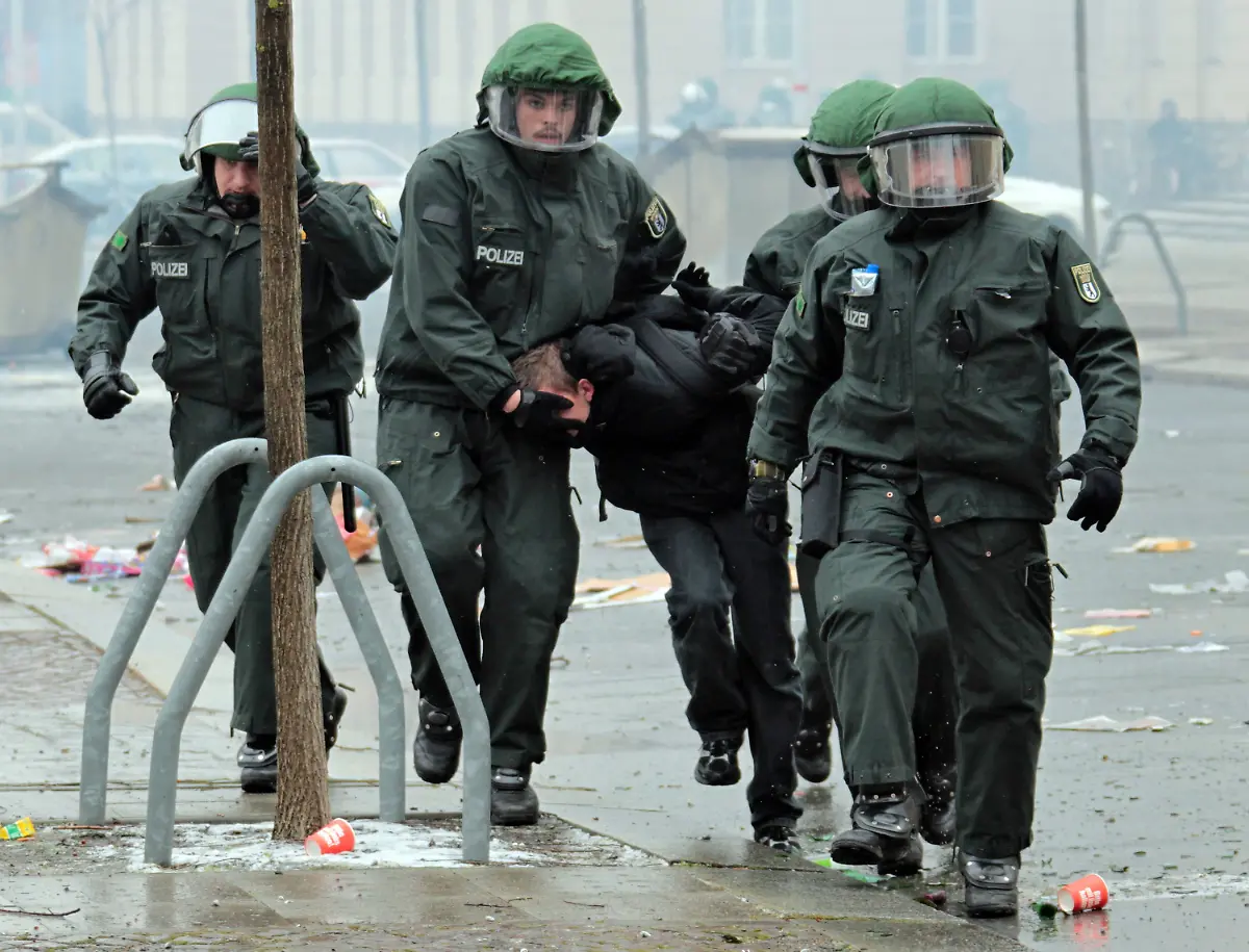 2w934007-jpg5131513314108340919