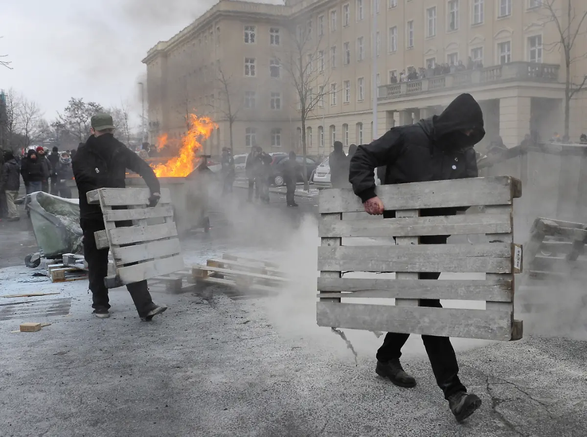 190211DRE206-190211DRE206-jpg1242155910419514939