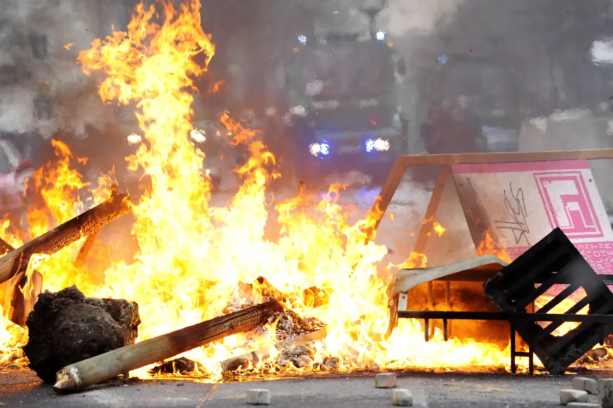 190211dre105-190211dre105-jpg2443578992055318201