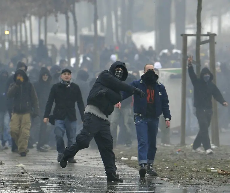 1298128275-jpg2909909285029304168