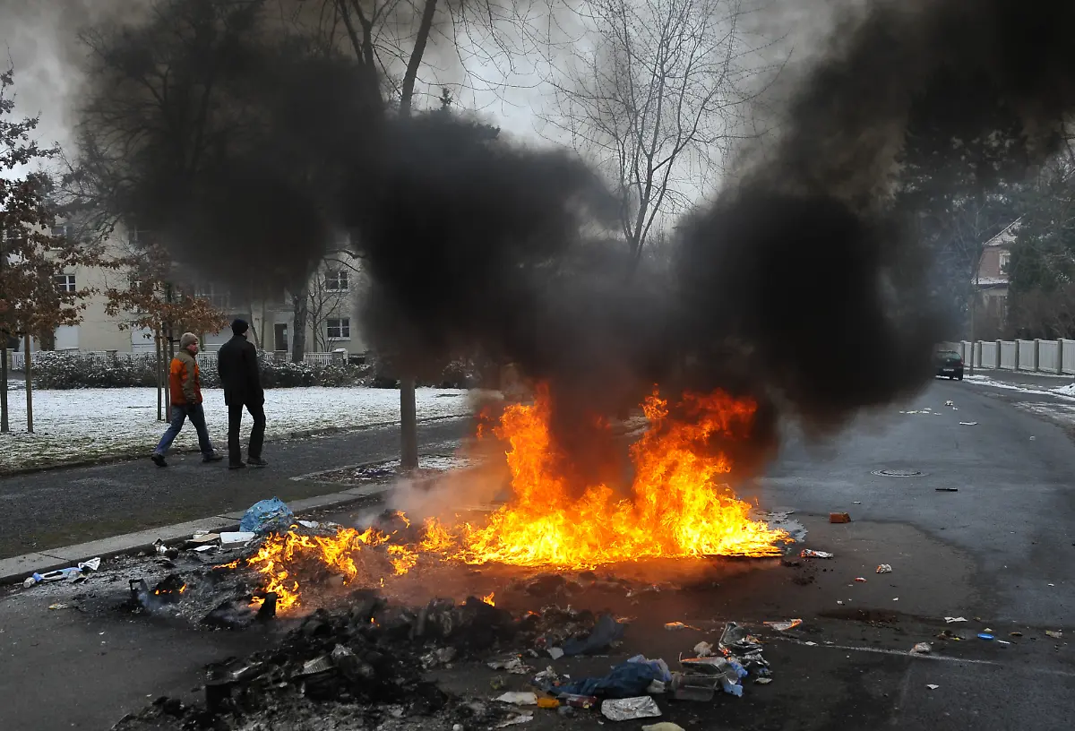 1298130543-jpg6790957515711846770