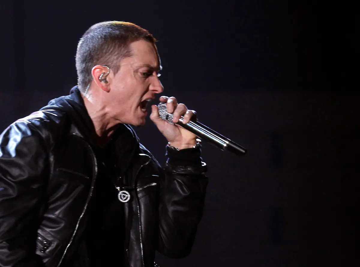 2011-02-14T051734Z-01-LOA905-RTRMDNP-3-MUSIC-GRAMMYS-JPG4700398022160903287