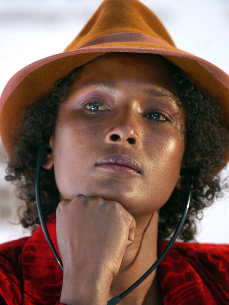 Das somalische Topmodel Waris Dirie kämpft seit Jahren gegen die Beschneidung von Mädchen und die Anerkennung drohender Genitalverstümmelung als Asylgrund.