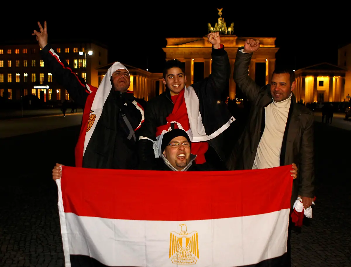 2011-02-11T202331Z-01-STN01-RTRMDNP-3-EGYPT-JPG1011406458463331188