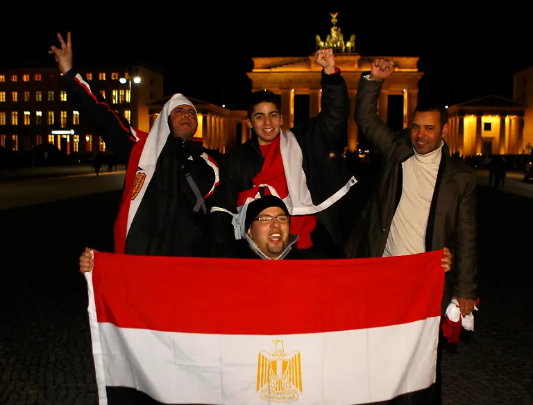 2011-02-11T202331Z-01-STN01-RTRMDNP-3-EGYPT-JPG1011406458463331188