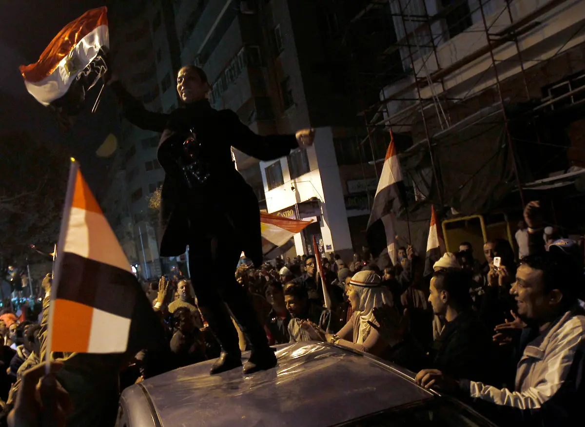 2011-02-11T194647Z-01-AMR18-RTRMDNP-3-EGYPT-JPG3546224292415343360