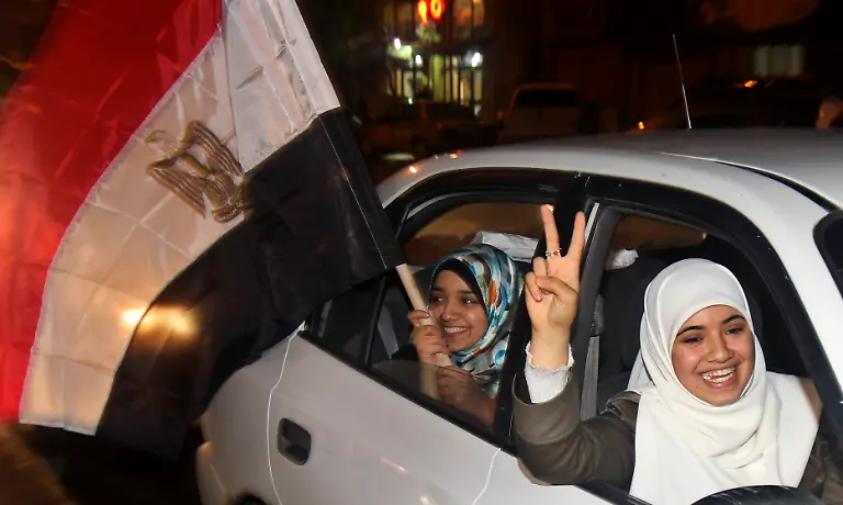 1297452278-jpg6274955604832078061