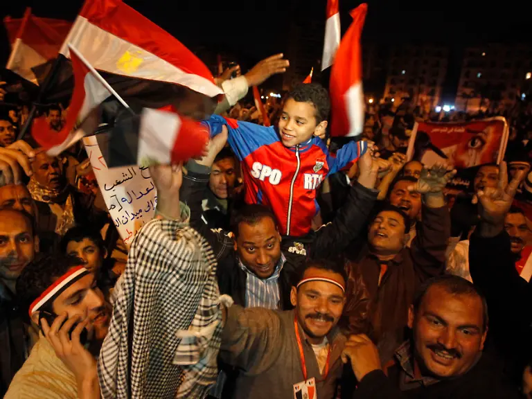 2011-02-11T192054Z-01-CAI27-RTRMDNP-3-EGYPT-JPG9109284636944086995