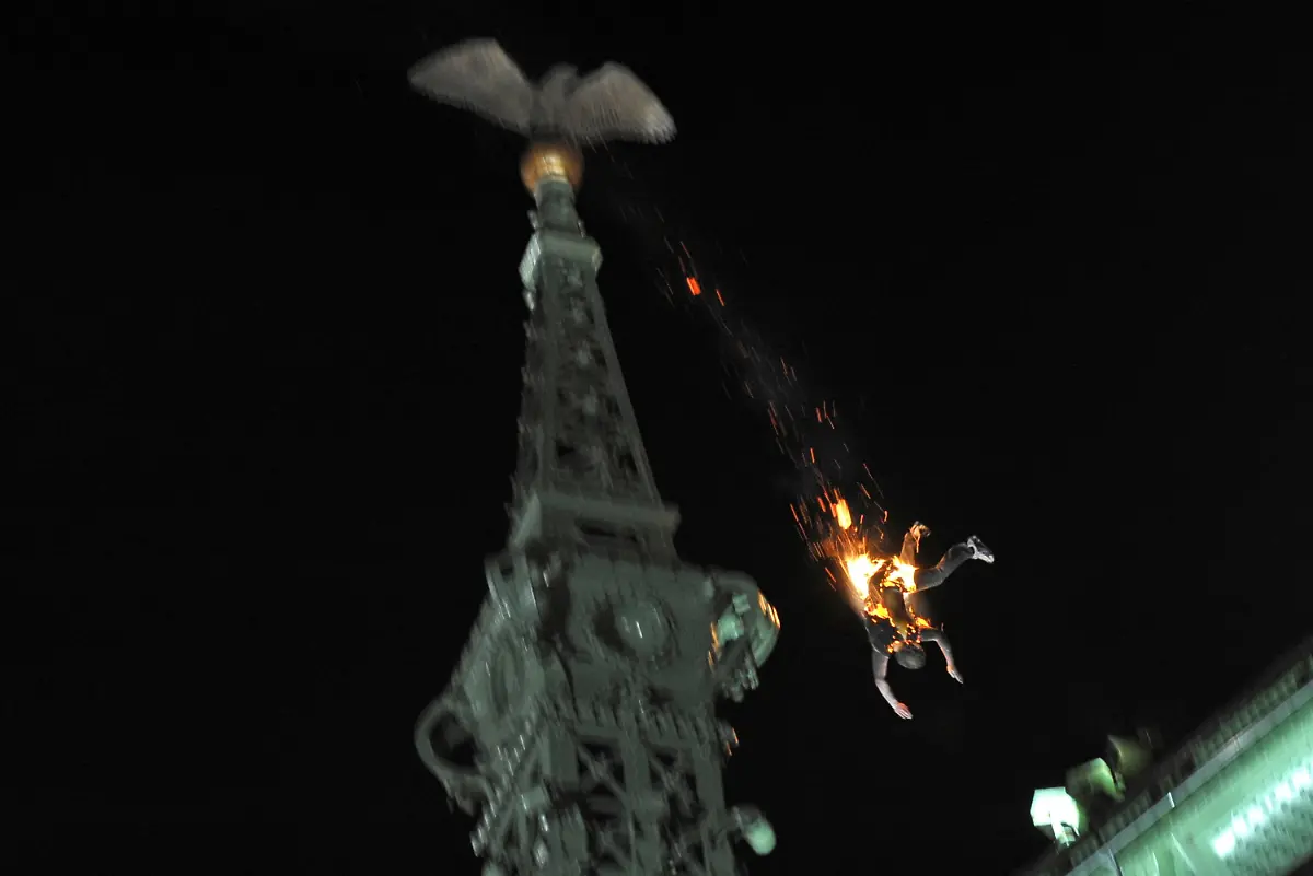 2011-02-11T100130Z-01-WPP02-RTRMDNP-3-PHOTOGRAPHY-PRIZE-JPG5043430997869912490