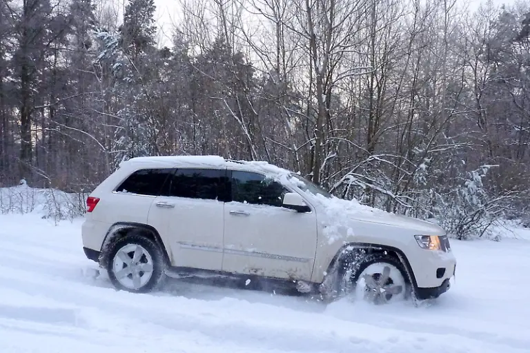 Jeep-Grand-Cherokee-27-12-2010-15-11-33