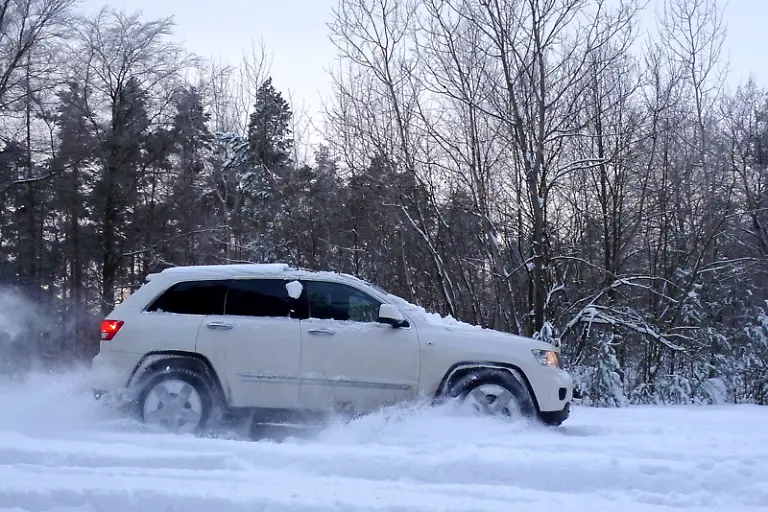 Jeep-Grand-Cherokee-27-12-2010-15-11-51