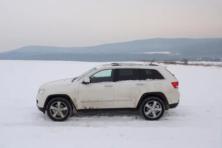 Jeep-Grand-Cherokee-28-12-2010-14-30-56