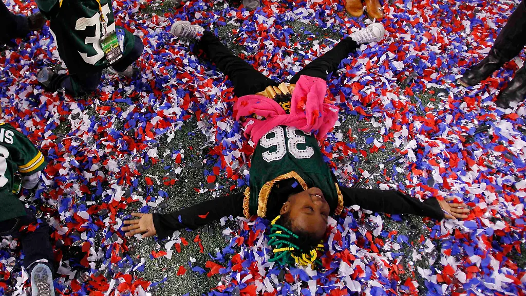 2011-02-07T041647Z-01-SBP764-RTRMDNP-3-NFL-SUPERBOWL-JPG625188483829241459