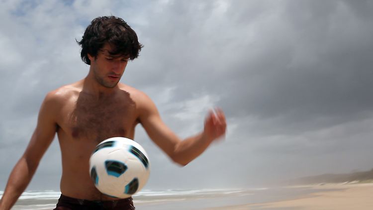 Thomas Broich genießt den Fußball am australischen Strand. 