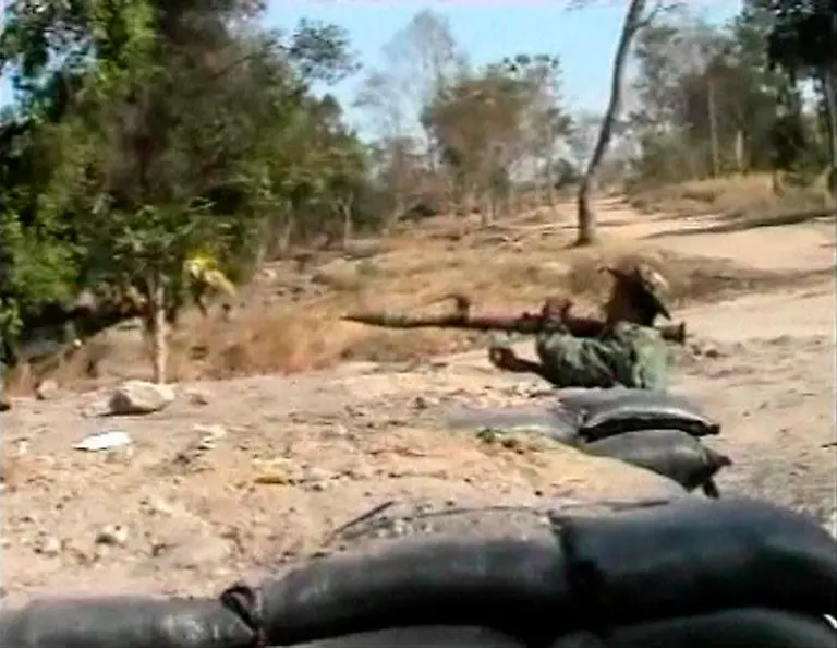 2011-02-05T084357Z-01-SIN101-RTRMDNP-3-THAILAND-CAMBODIA-CLASH-JPG8652059468279190499