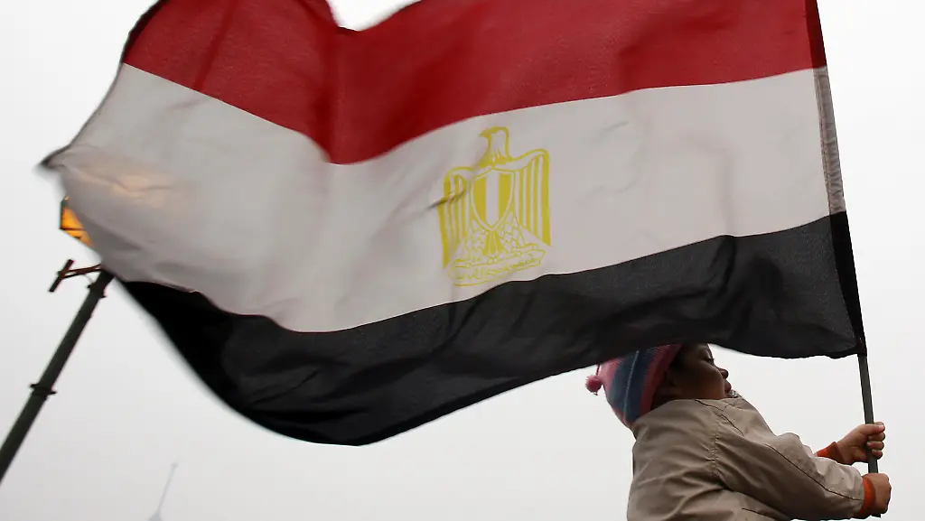 2011-02-05T190609Z-01-AMR14-RTRMDNP-3-EGYPT-JPG4381993179176233830
