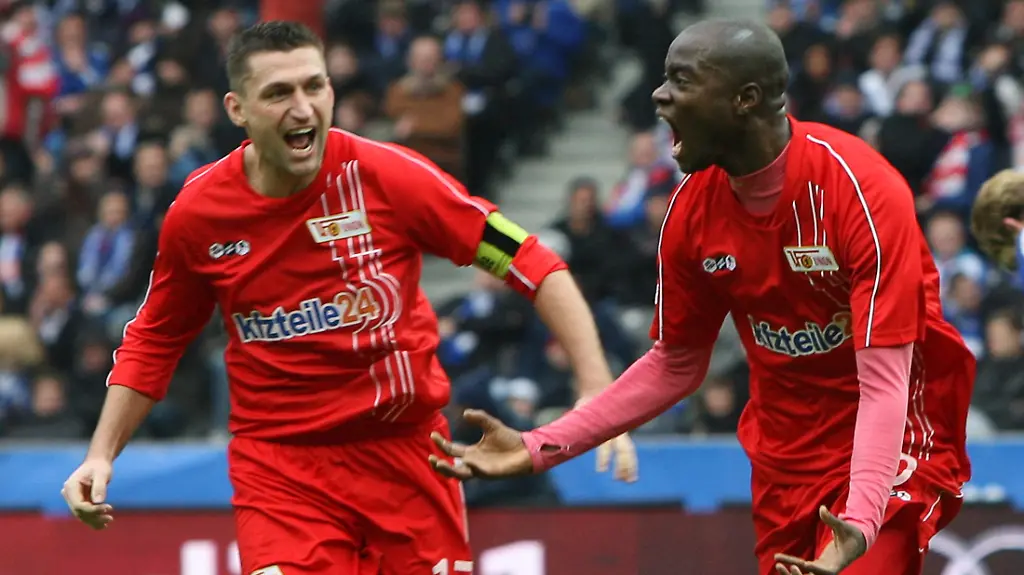 2011-02-05T140604Z-01-TPE02-RTRMDNP-3-GERMANY-JPG8037869402393617848