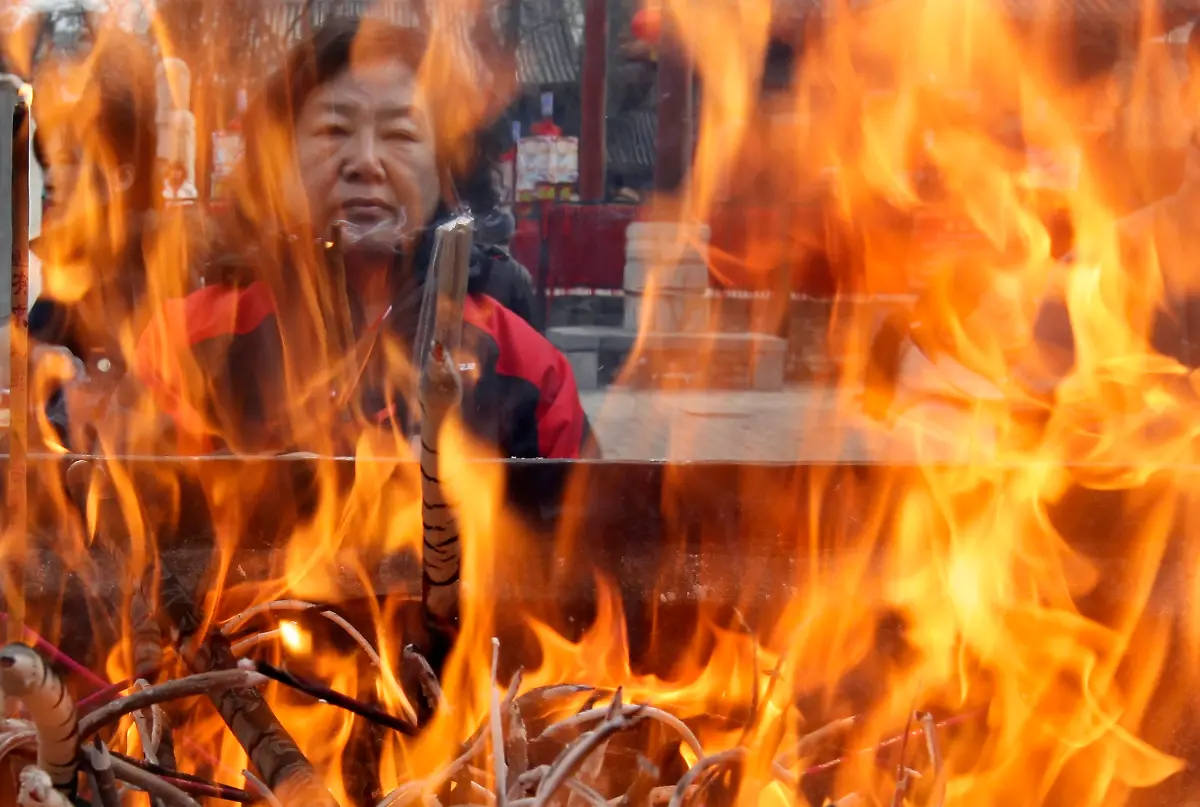 2011-02-04T060421Z-01-PEK301-RTRMDNP-3-CHINA-JPG7348701545828064929