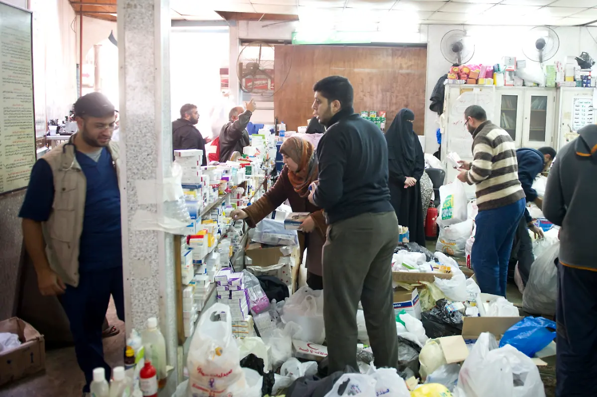 030211BER7056-030211BER7056-jpg1768907642974189160