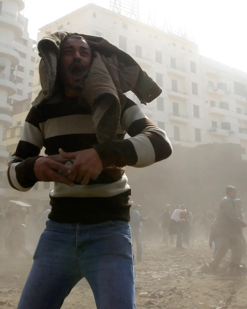 2011-02-03T115153Z-01-CAI14-RTRMDNP-3-EGYPT-PROTEST-JPG770260468492744533