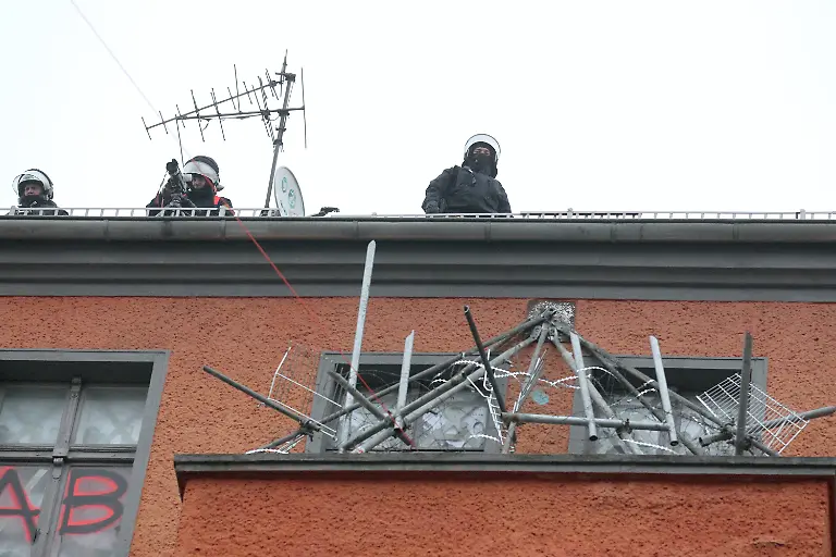 2vxm4528-jpg3828920157944589685