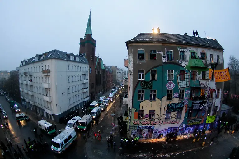 2011-02-02T080740Z-01-TOB01-RTRMDNP-3-GERMANY-JPG2744994032286557508