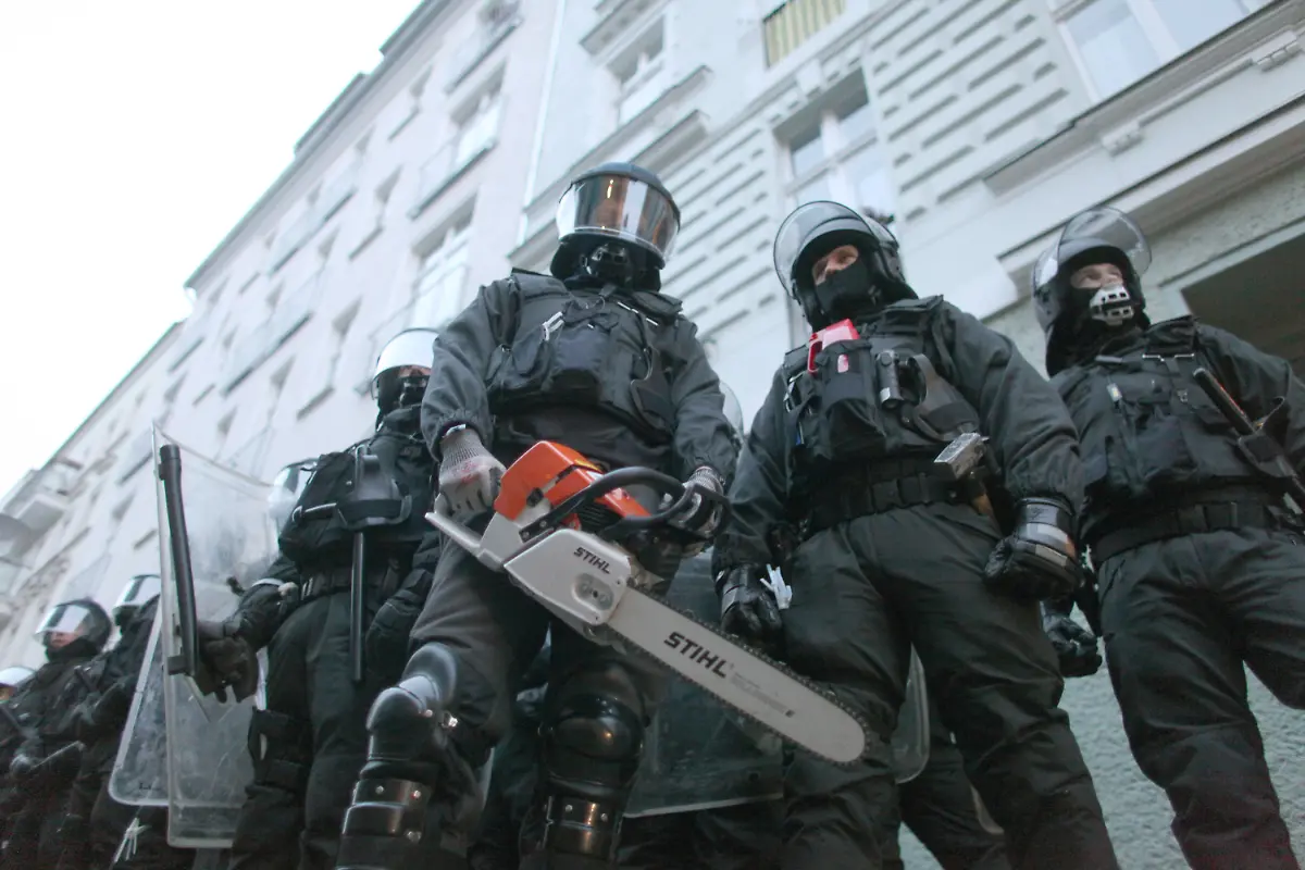 2vxm3316-jpg7299483773751449551