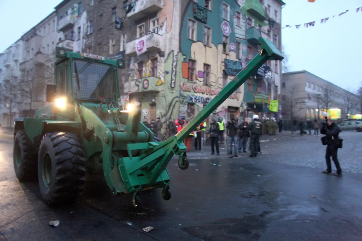 2vxm5304-jpg5176176223367420048