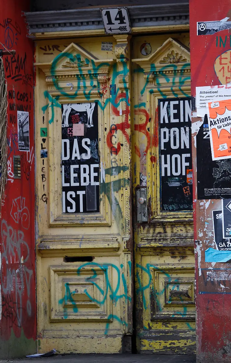 2011-02-01T145315Z-01-TOB09-RTRMDNP-3-GERMANY-JPG4975263624784753965