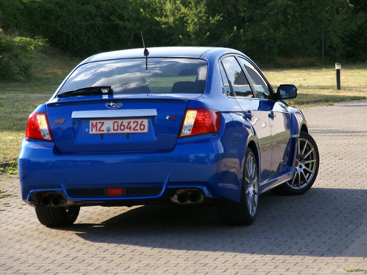 Als Basis des Top-Models dient die japanische Stufenheckvariante.