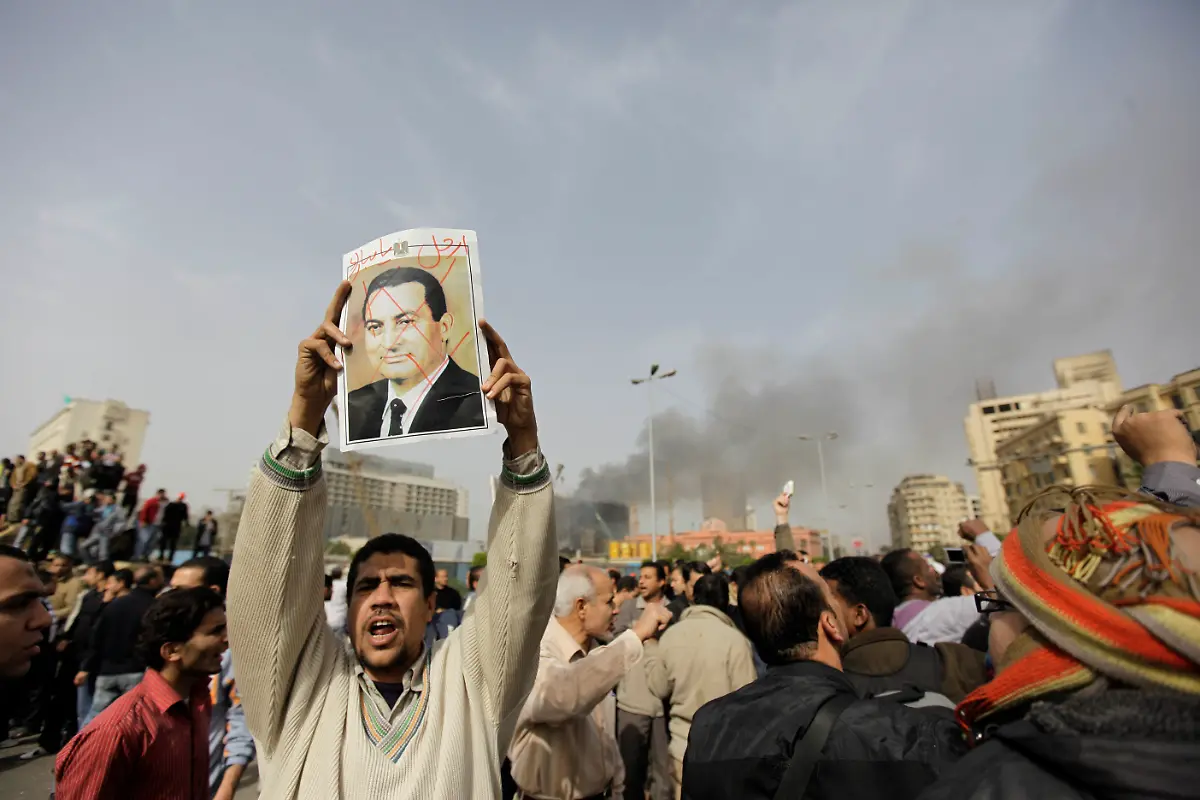 Mideast-Egypt-Protest-AXLP135-jpg3800000783885027323