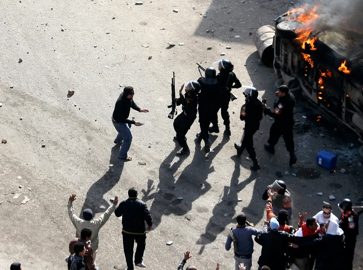 Mideast-Egypt-Protest-TTW131-jpg4962065521355807952