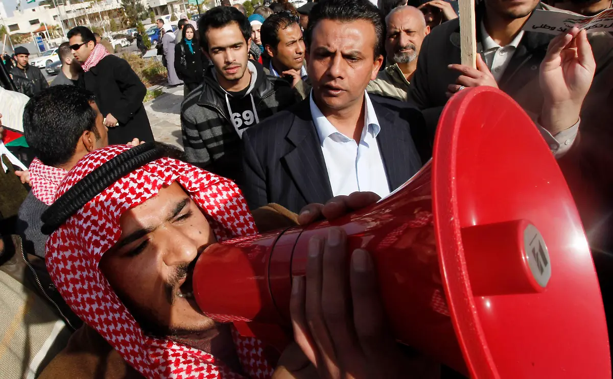 2011-01-29T141439Z-01-AMM10-RTRMDNP-3-JORDAN-EGYPT-JPG7095400281082660334