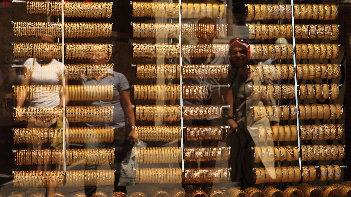 2011-07-26T133438Z_01_IST01_RTRMDNP_3_MARKETS-PRECIOUS.JPG5125707775460105642.jpg