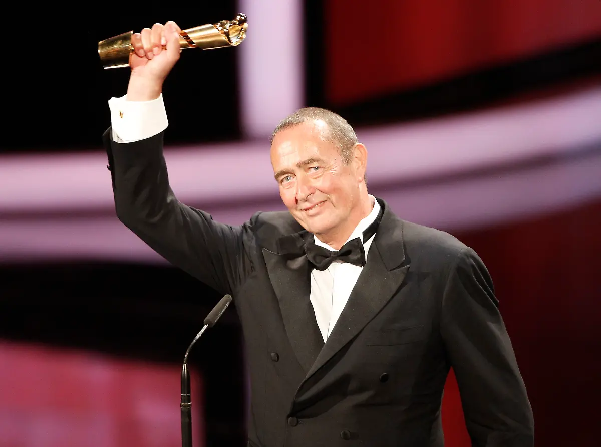 2011-01-25T182336Z-01-TOB22-RTRMDNP-3-GERMANY-JPG7812180762341190354