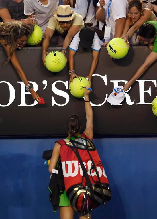 2011-01-23T100907Z-01-MEL168-RTRMDNP-3-TENNIS-OPEN-JPG3880876645493580425