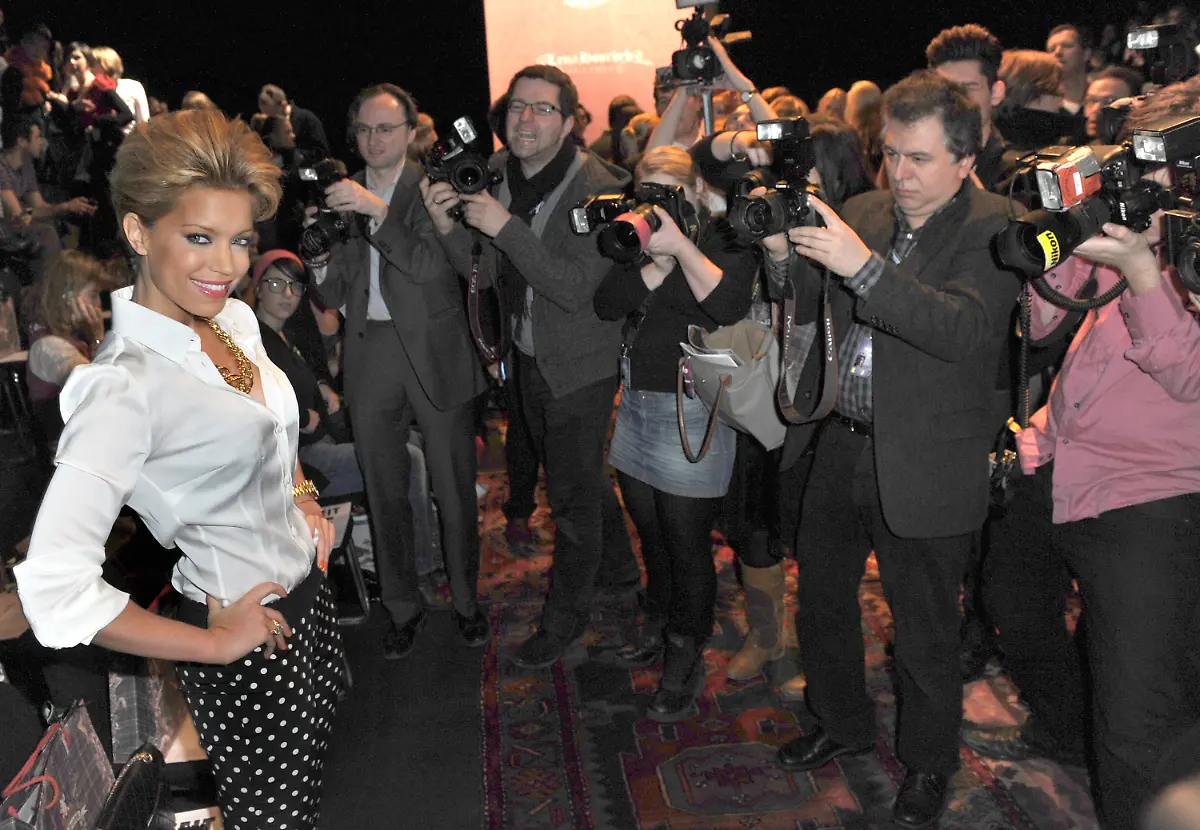 2voc1008-jpg2126048021254323604