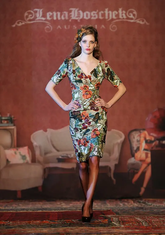 2voc5843-jpg2030289333305882840