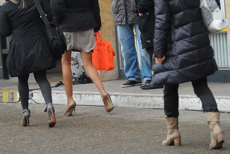 2vod0403-jpg8436871555152347932