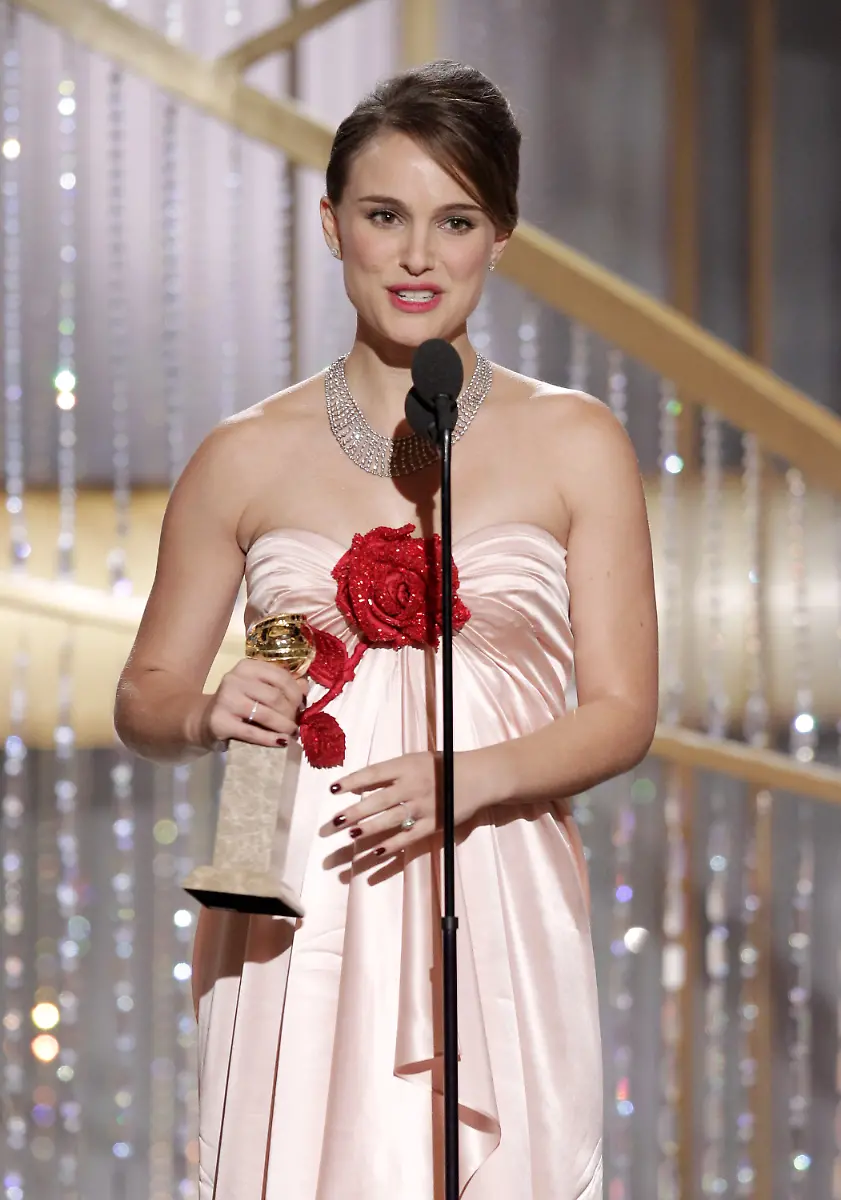 1295237319639-Golden-Globe-Awards-Show-NYET744-jpg2612663577381277055