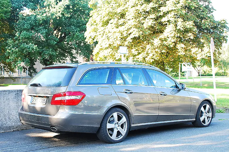Mercedes-E-Klasse-T-Modell-31-08-2010-09-42-04