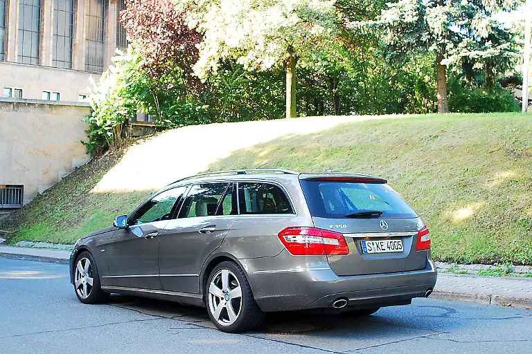 Mercedes-E-Klasse-T-Modell-31-08-2010-09-40-03