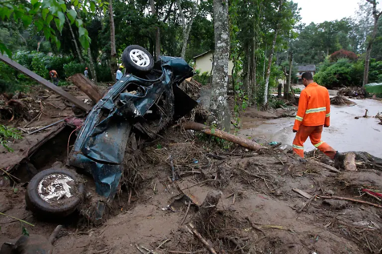 Brazil-Flood-Deaths-XFD110-jpg5101332172384448207