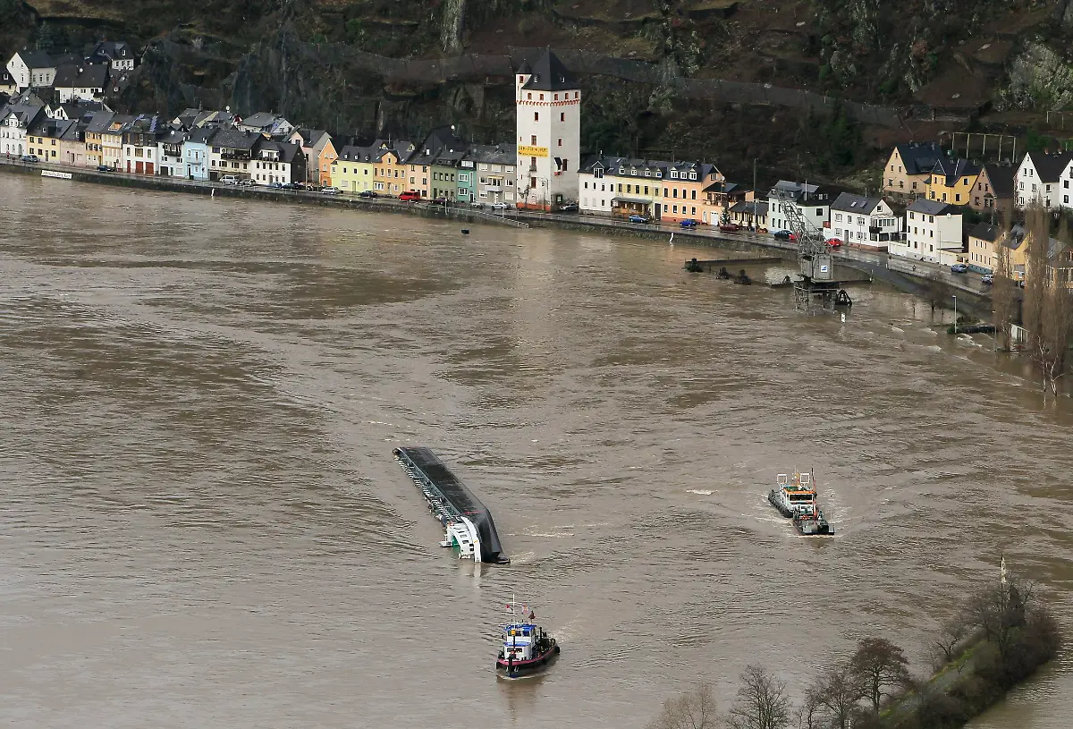 2011-01-13T121941Z-01-WR08-RTRMDNP-3-GERMANY-JPG6933374615187812301