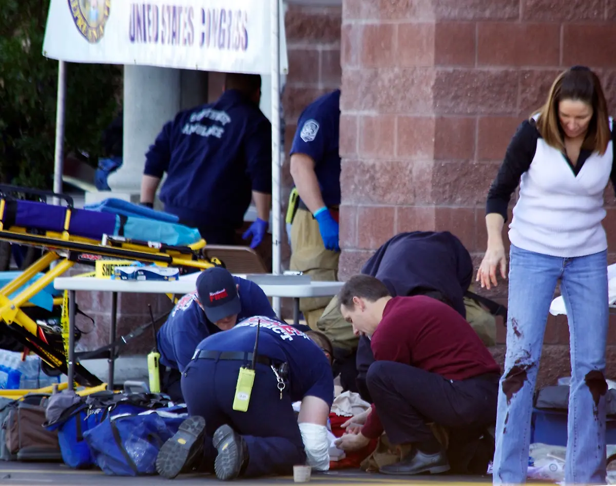 APTOPIX-Congresswoman-Shot-AZJP102-jpg9043870916108683857