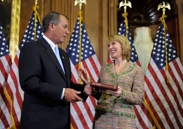 Giffords-Shot-WX109-jpg7472887615013564860